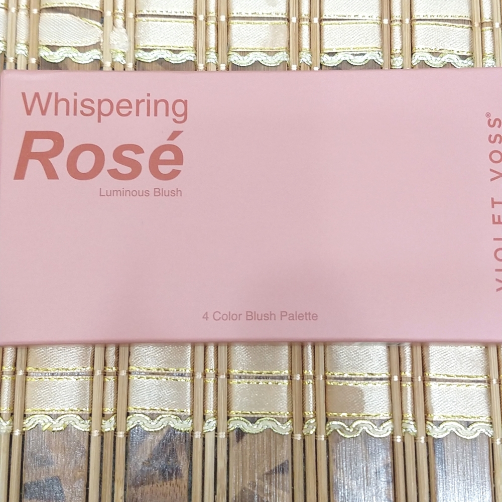 Violet Voss whispering rose eyeshadow palette